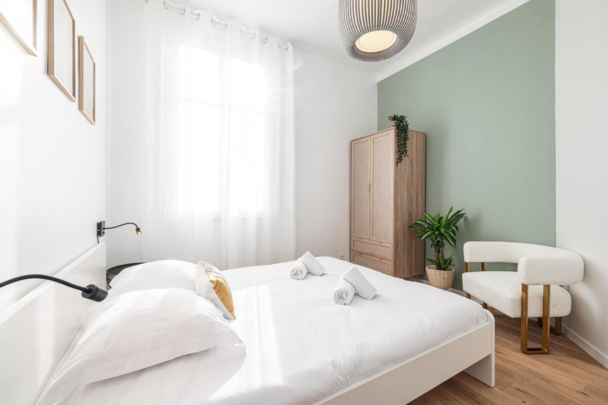 Lovely 2 Bdr Harbor Appartement Nice